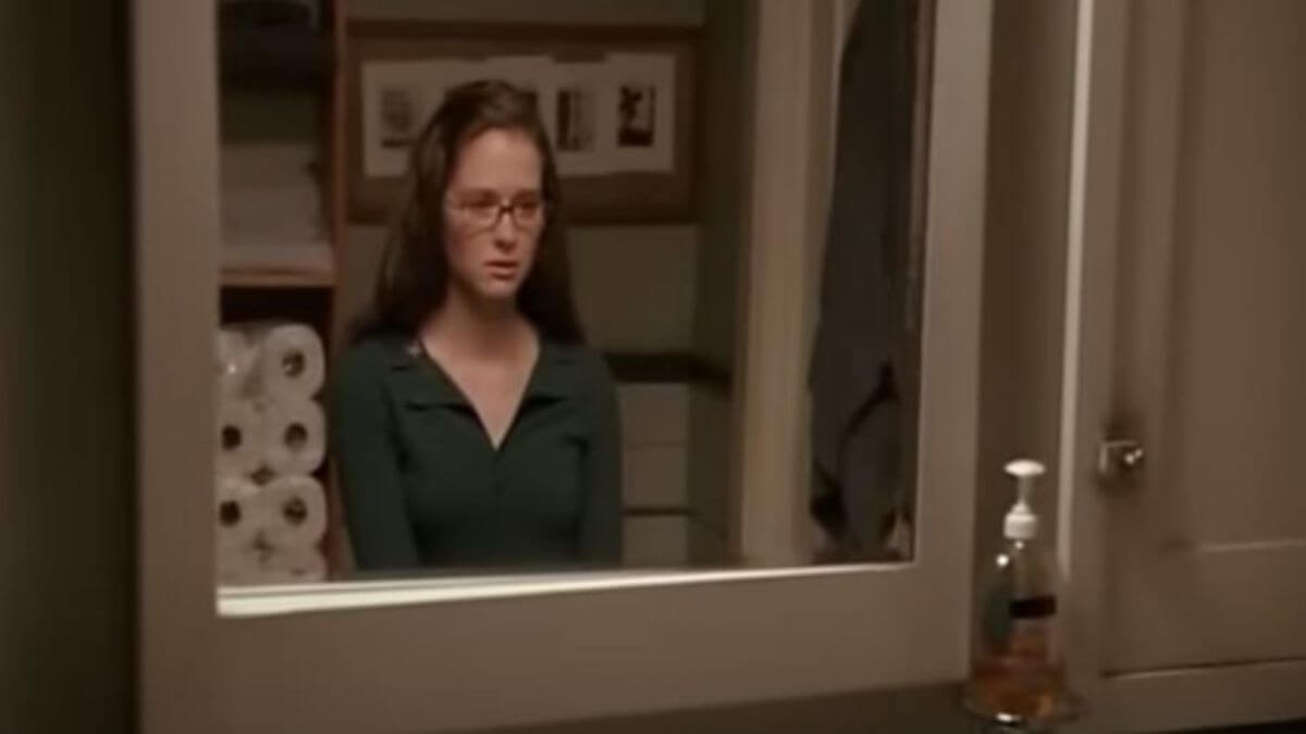 Hannah looking in mirror - Everwood scene
