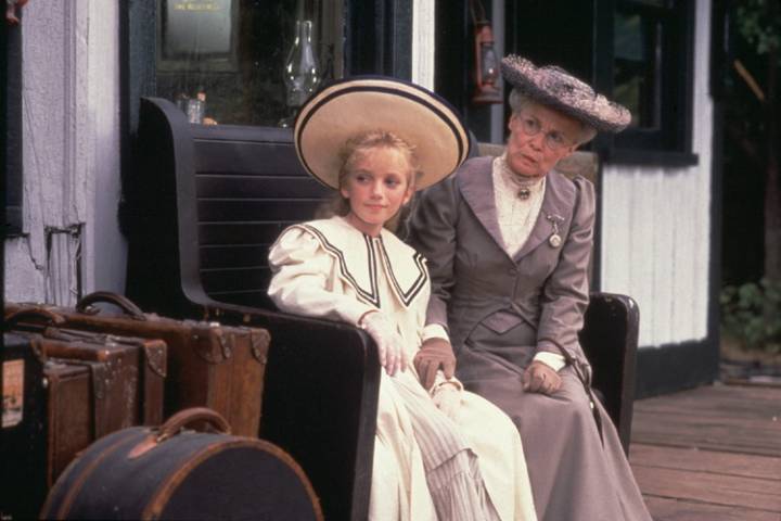 Sarah Polley in Road to Avonlea