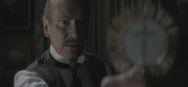 Laurence Olivier as Van Helsing Photo: Universal Pictures